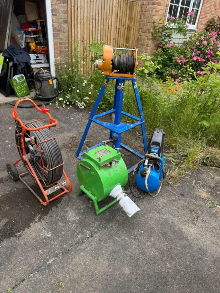 drain unclogging equipment