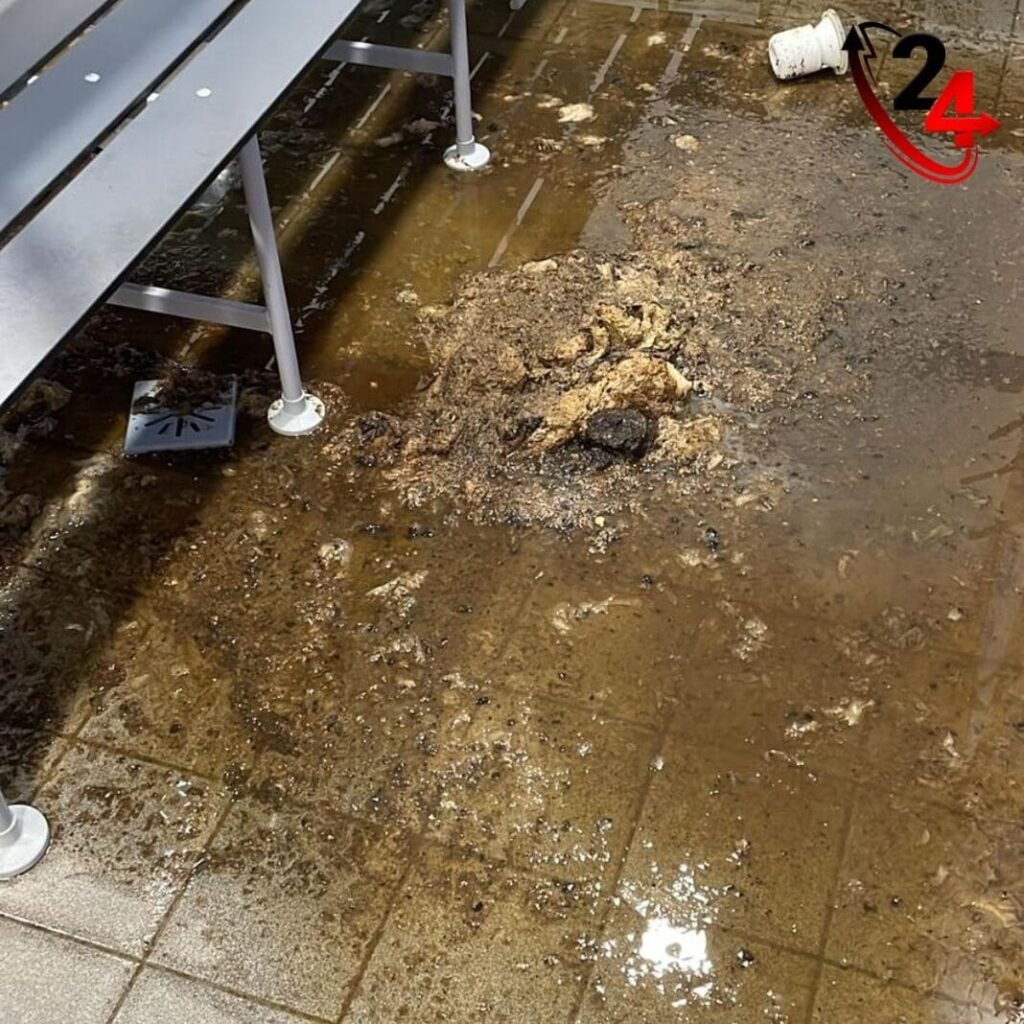 Commercial Facility Blocked Drains Flooded Floor Clean Up