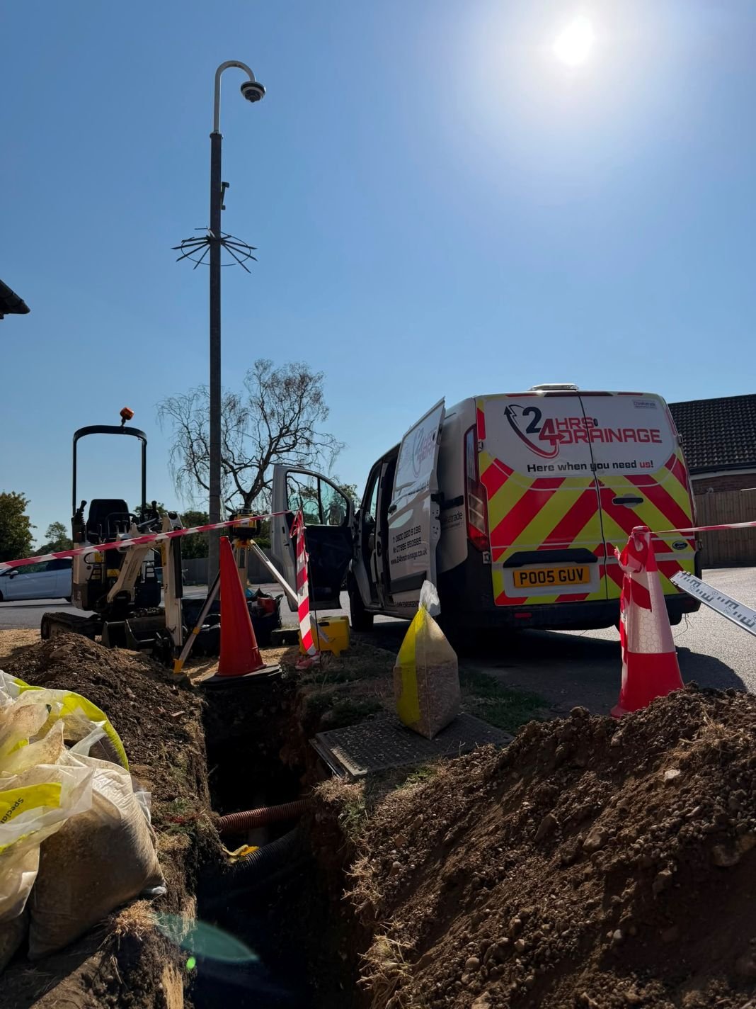 24hrs Drainage team working beside a drainage excavation in Reading, Berkshire